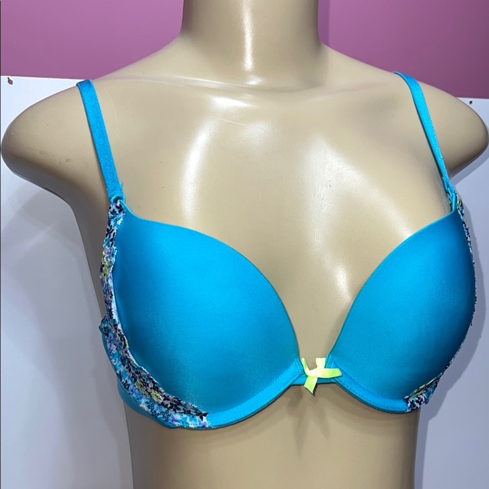 Victoria S . Turquoise Push-Up Bra with Lace Detail and Adjustable Straps zs 34B